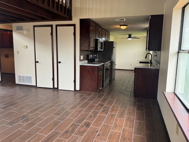 Foto del edificio - 5006 SE Brown St