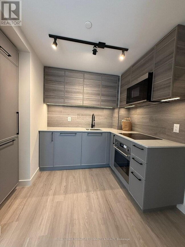 Photo du bâtiment - 1050 Eastern Ave