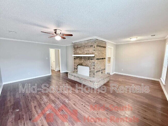 Foto del edificio - 6001 Cedarcrest Ct