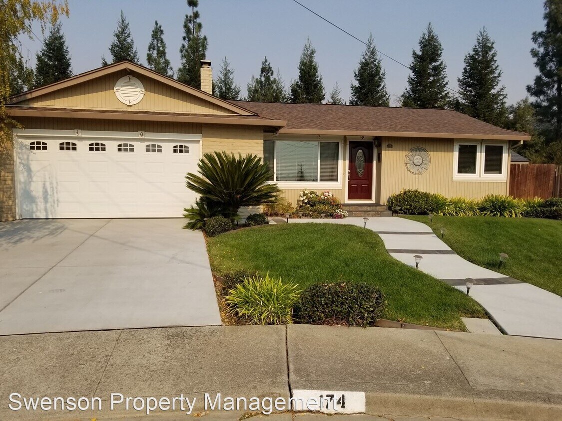 Foto principal - 2 br, 2 bath House - 174 Dogwood Place