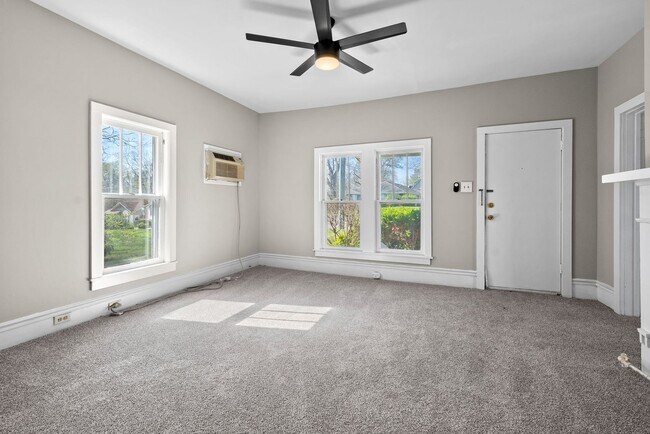 Building Photo - 2 Bedroom Home Near APSU Campus For Rent!