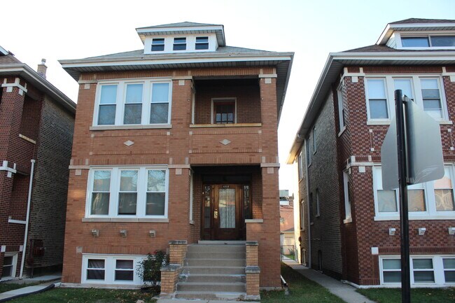 Building Photo - 4852 S Springfield Ave