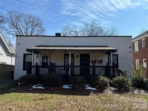 Building Photo - 707 Grandin Rd