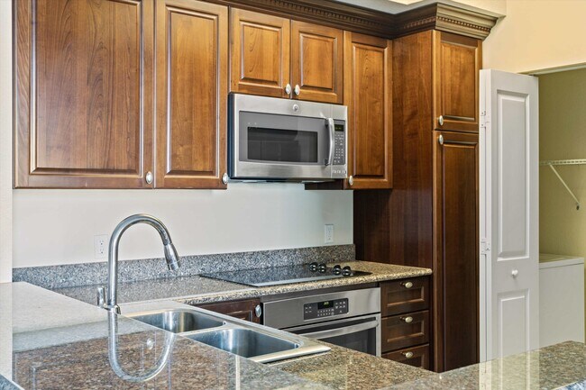 Foto del edificio - 1660 Renaissance Commons Blvd