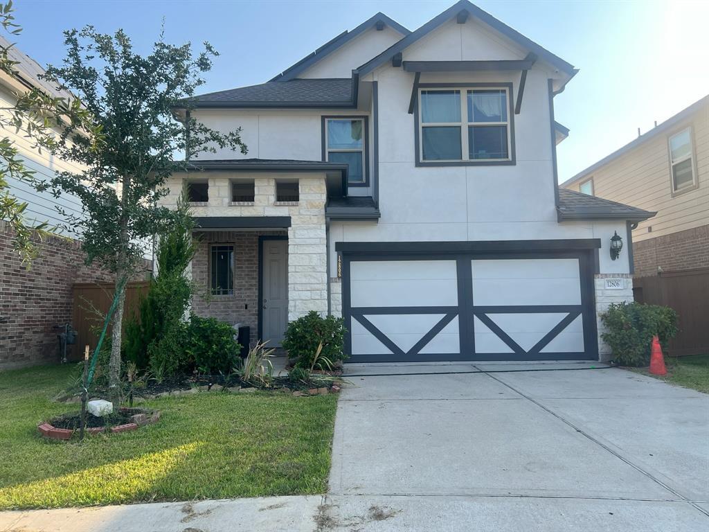 Primary Photo - 12806 Crombie