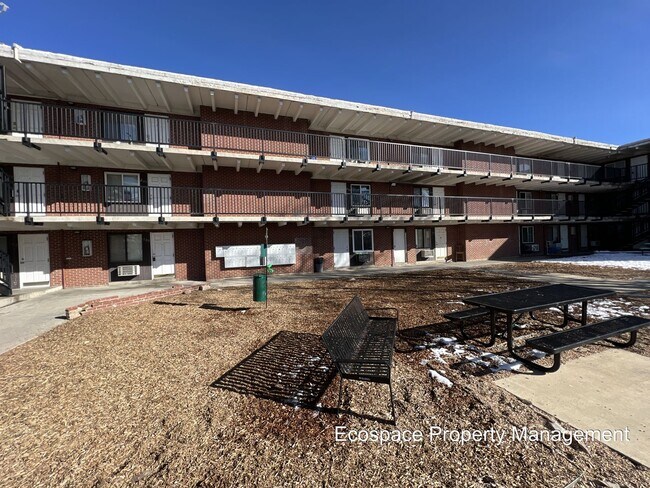 Building Photo - Studio Apartment in Denver