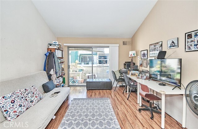 Building Photo - 15436 La Mirada Blvd