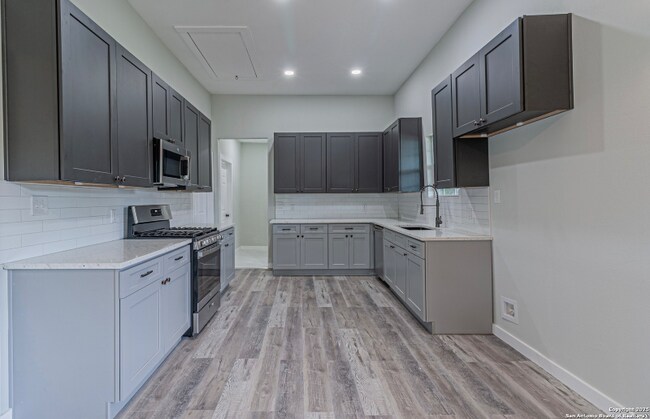 Foto del edificio - 210 N San Jacinto St