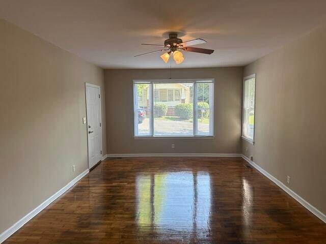 Foto del edificio - 585 Central Ave NW