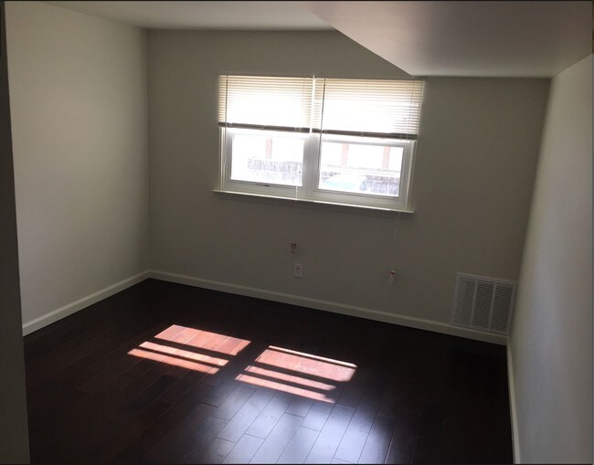 Foto del edificio - 310 6th Ave
