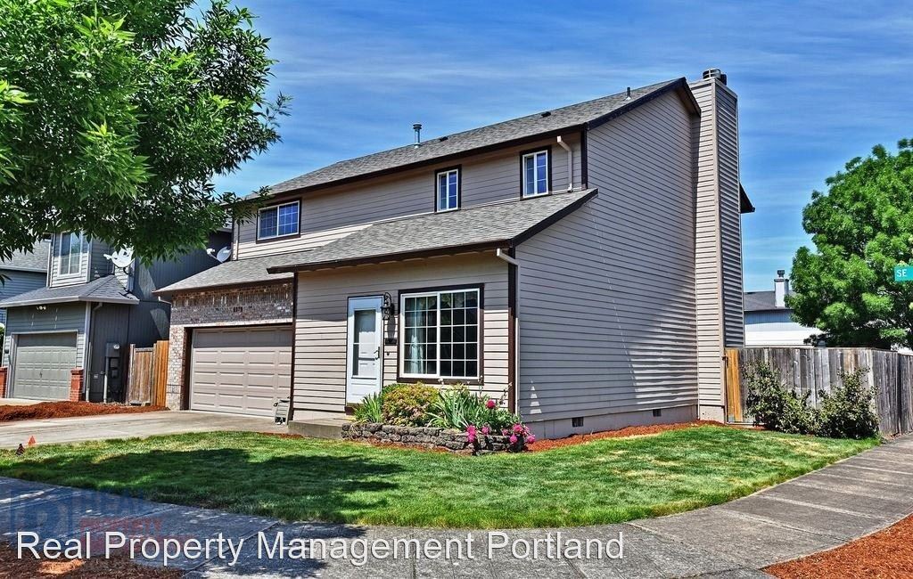 4 br, 2.5 bath House 6579 SE Austin Dr. House Rental in Hillsboro