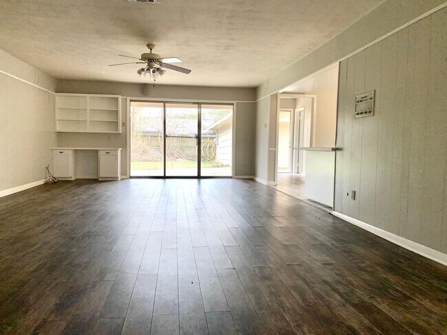 Foto del edificio - 7915 S Braeswood Blvd