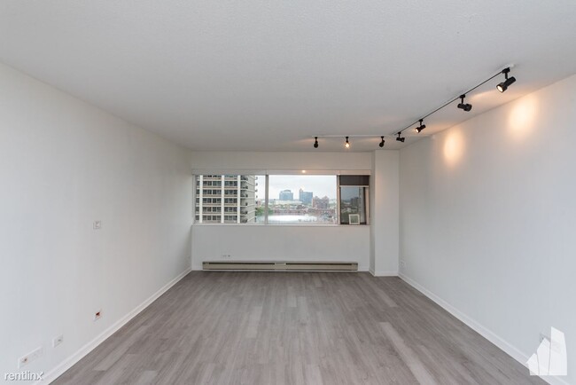 Foto del edificio - 2 br, 2 bath Condo - 1415 N Dearborn St