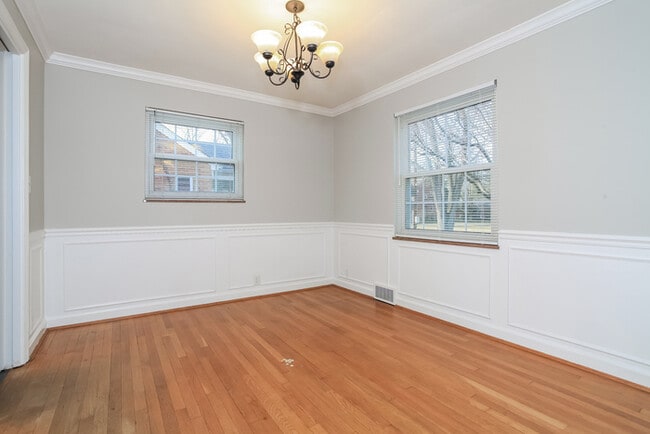 Building Photo - Adorable 3 Bedroom Home with Cute Front Porch