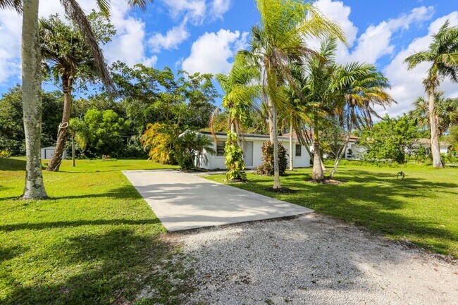 Building Photo - ***SINGLE FAMILY HOME ***ANNUAL***TRAIL AC...