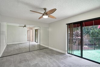 Building Photo - 4260 Village Dr