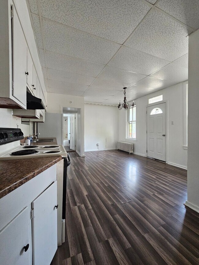 Foto del edificio - 262 ROOSEVELT AVE.