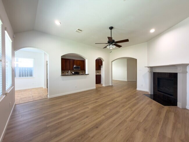 Building Photo - 2802 Ridgeglen Ln