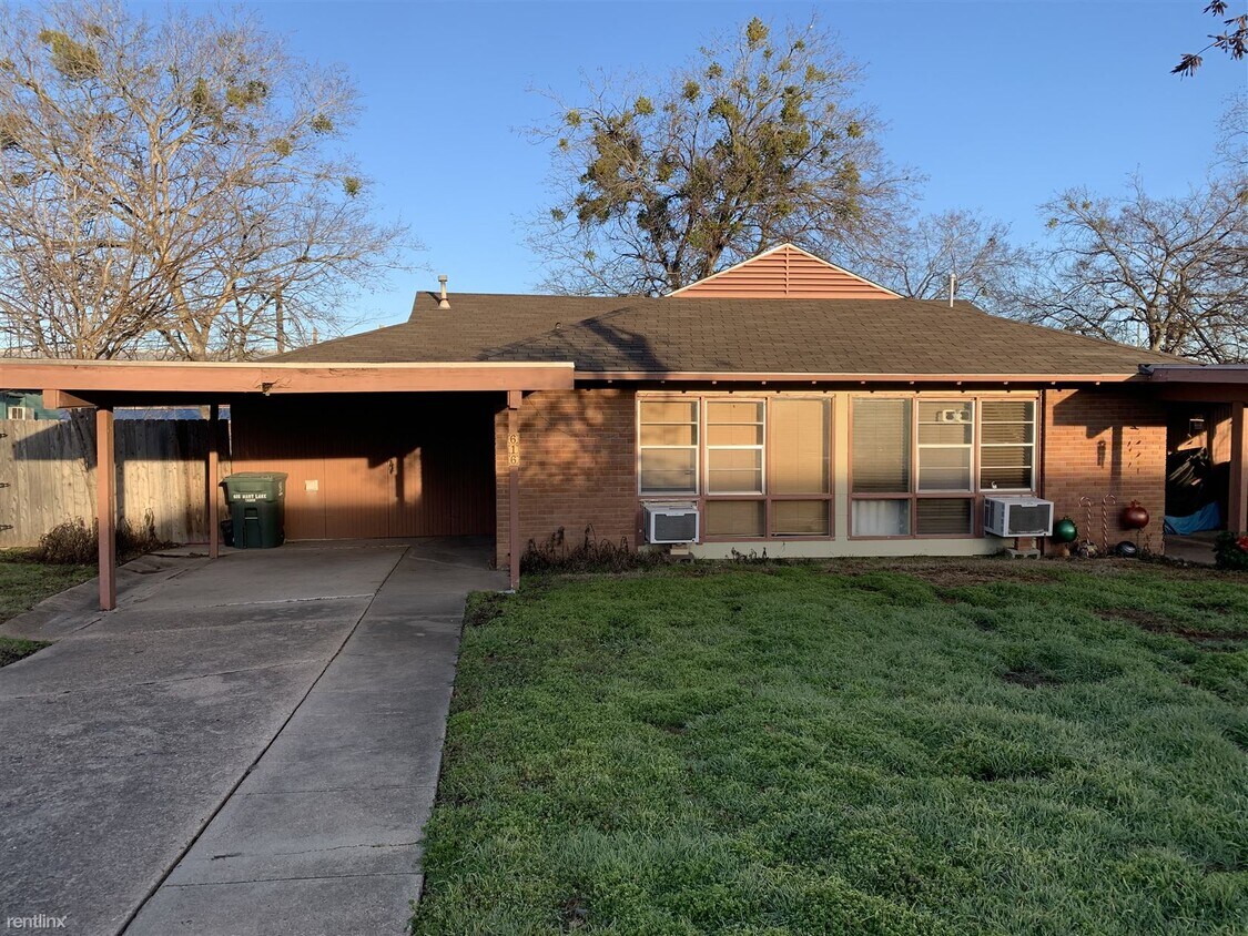 2 br, 1 bath Duplex 616 Mary Lake Dr MA616 Townhome Rentals in