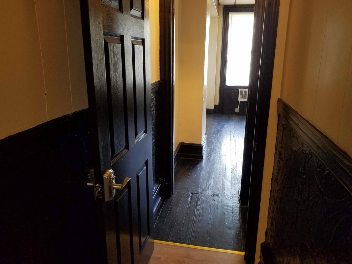 Primary Photo - 1225 W Allegheny Ave