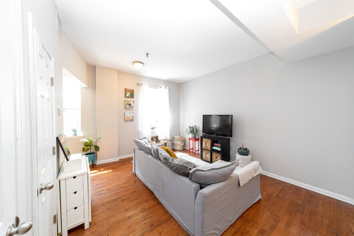 227 Columbus Dr Unit 106B, Jersey City, NJ 07302 Condo for Rent in