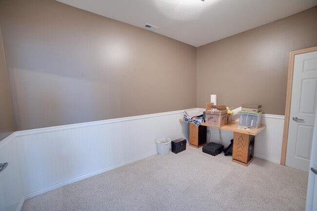 Foto del edificio - Large Single Family Home located near White Bluffs Elementary!