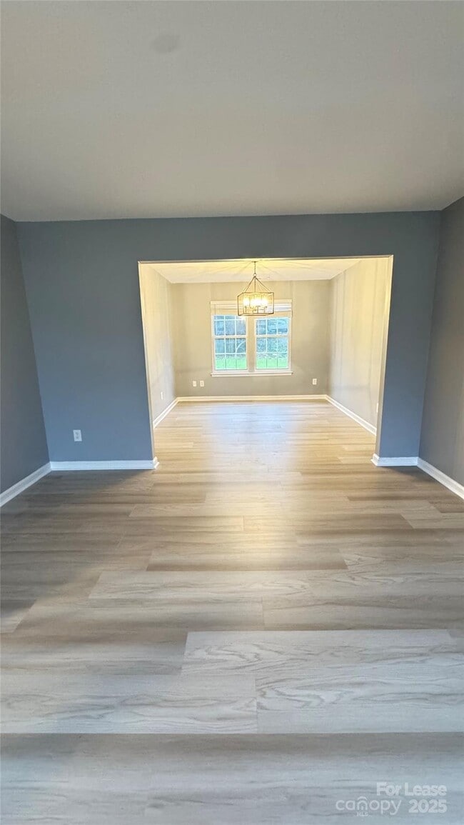 Building Photo - 1705 Starling Ct