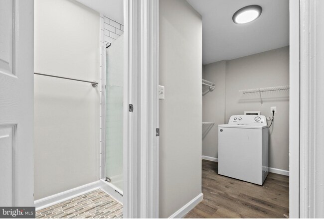 Foto del edificio - 328 Moseby Ct