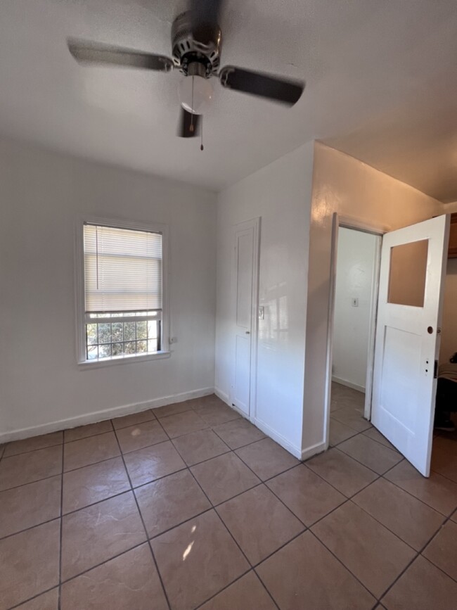 Dining Room - 560 S Sadler Ave