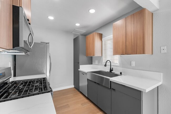 Building Photo - Yorba Linda Pines