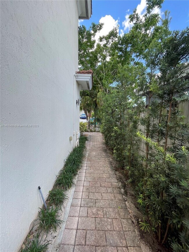 Foto del edificio - 1114 NE 16th Terrace
