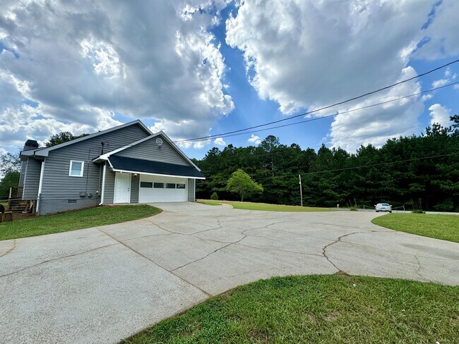 Building Photo - 935 Hwy 81