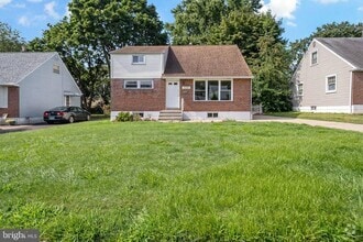 Building Photo - 508 Burgess St