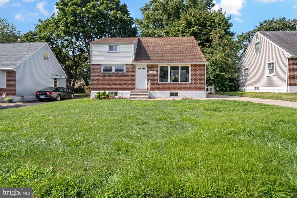 Primary Photo - 508 Burgess St