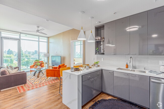 2BR, 2BA - 795SF - Kitchen - Casa Estilo