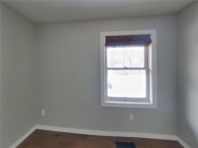 Foto del edificio - 8641 Emerson Ave N