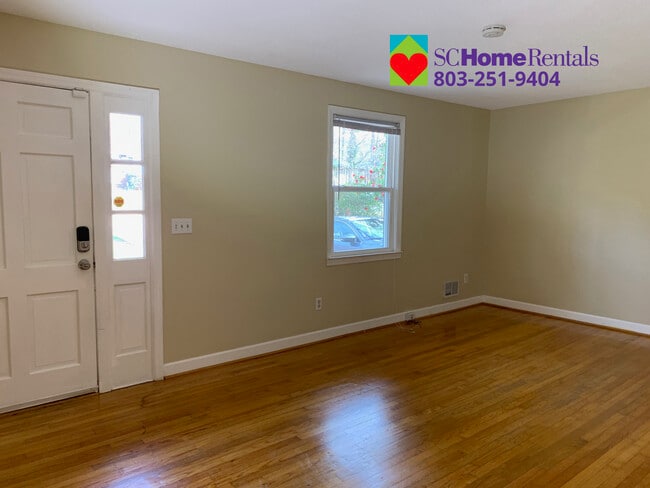 Living Room - 231 Vincenne Rd