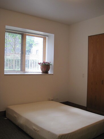 Bedroom - 2942 N Racine Ave