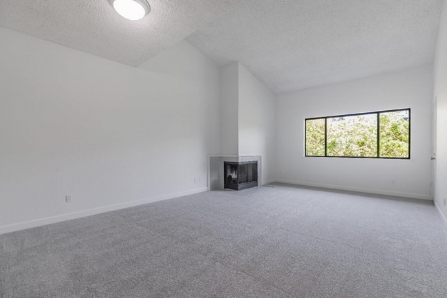 Building Photo - 4681 Albany Cir