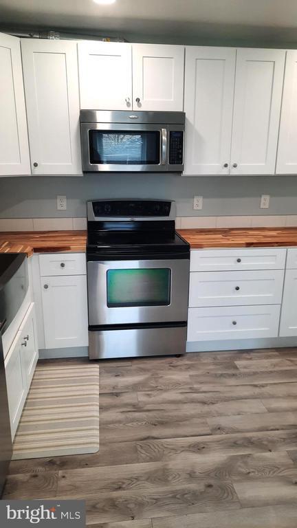 Foto del edificio - 618 Colonial View Rd