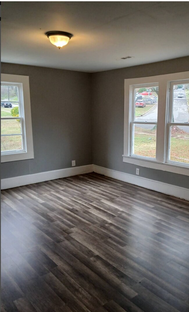 Foto del edificio - 1579 Martin Ave