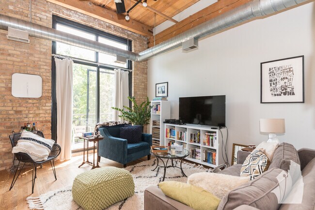 Foto del edificio - 2300 W Wabansia Ave