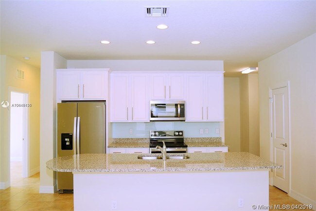 Building Photo - 1102 Banyan Drive