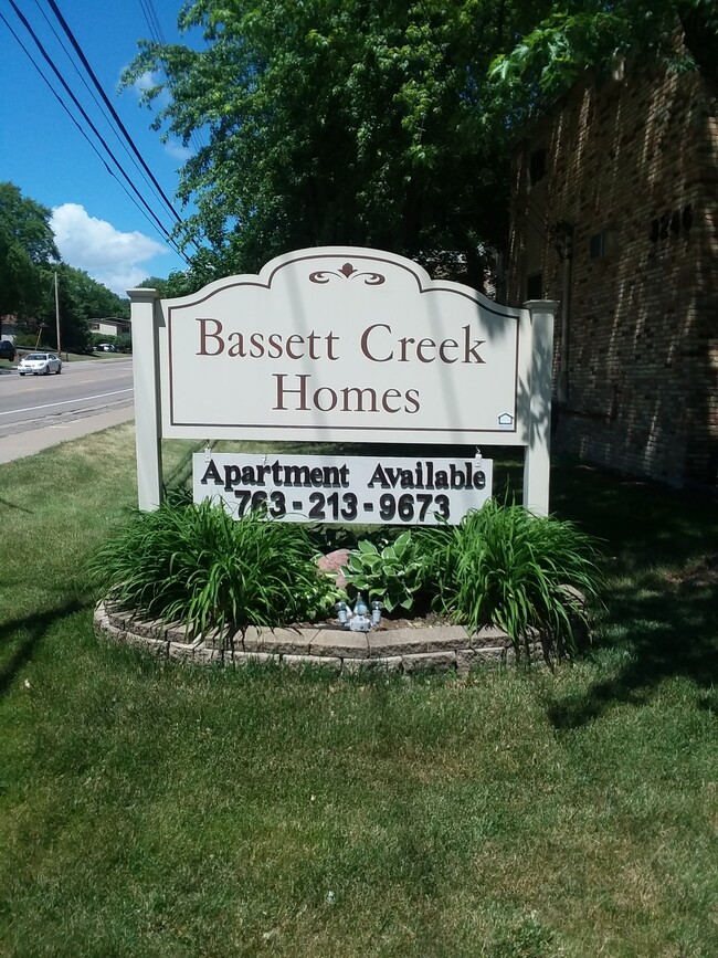 Foto del edificio - Bassett Creek Apartments