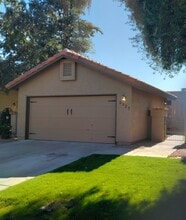 Building Photo - 2225 E Forge Ave