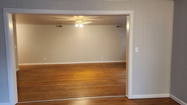 Building Photo - 3 Bedroom 2 Bath Home $0 Down Option