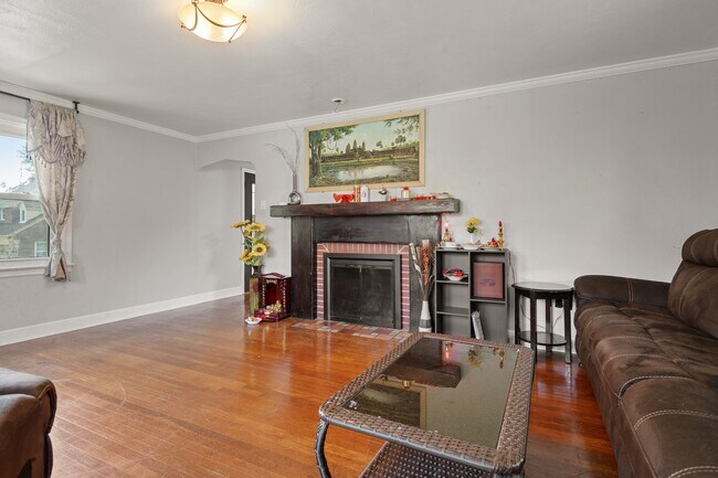 Building Photo - 1806 N Sherman St