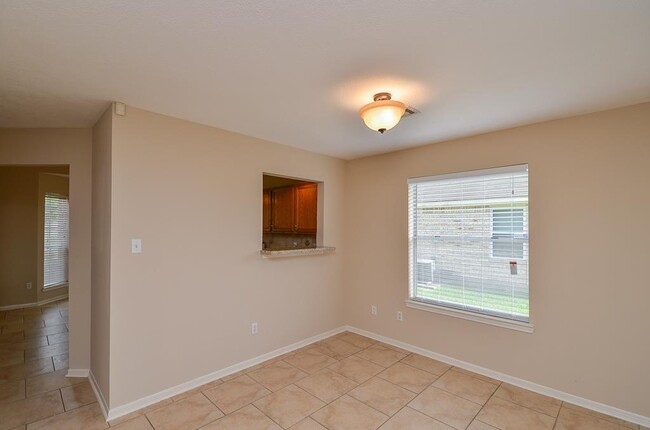 Building Photo - 7303 Greenwood Point Dr
