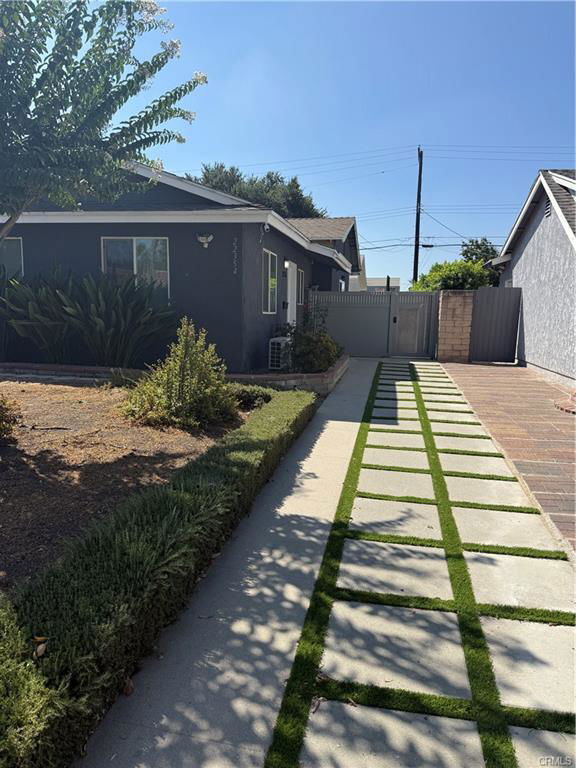 Primary Photo - 22352 1/2 Schoenborn Street, Los Angeles, ...