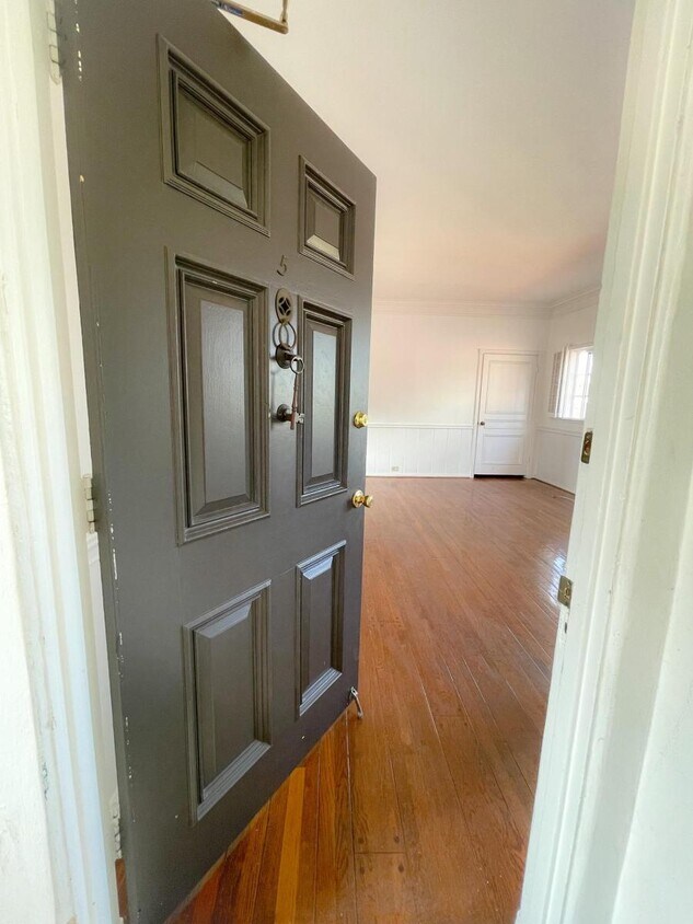 entrance - 10806 Lindbrook Dr